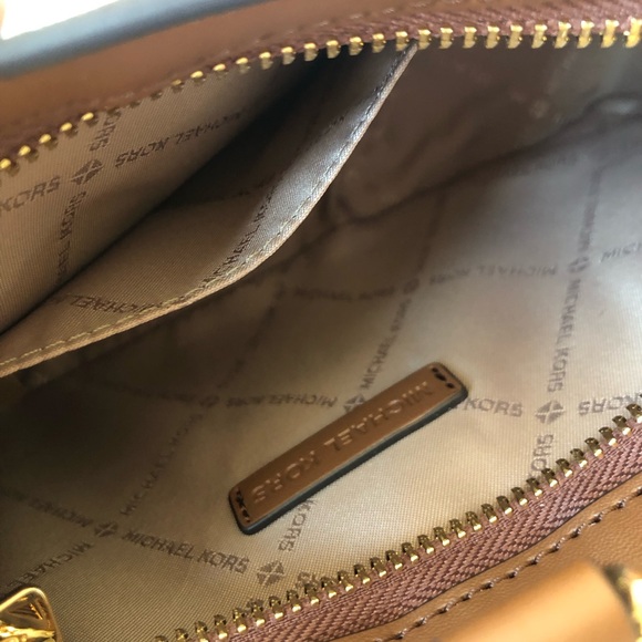 Michael Kors Lira small Zip Pouchette Shoulder Bag Brown - Picture 3 of 10